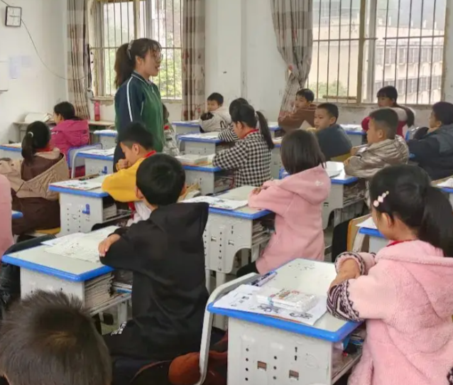 学生推送针对性习题展开1对1教导实现了一人一策对症下药 学生推送针对性习题展开1对1教导实现了一人一策对症下药